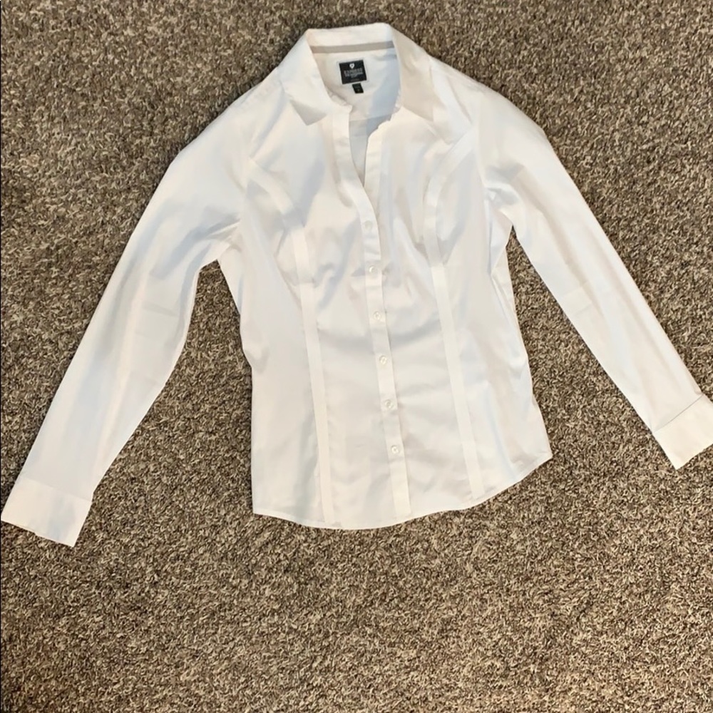 Express The Essential Shirt v neck white